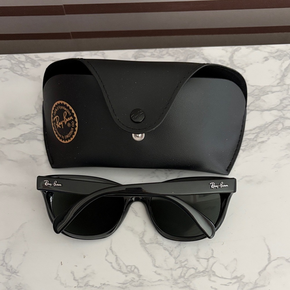 Ray-Ban Women's Black Frame Sunglasses with Dark Lenses - Picture 2 of 6